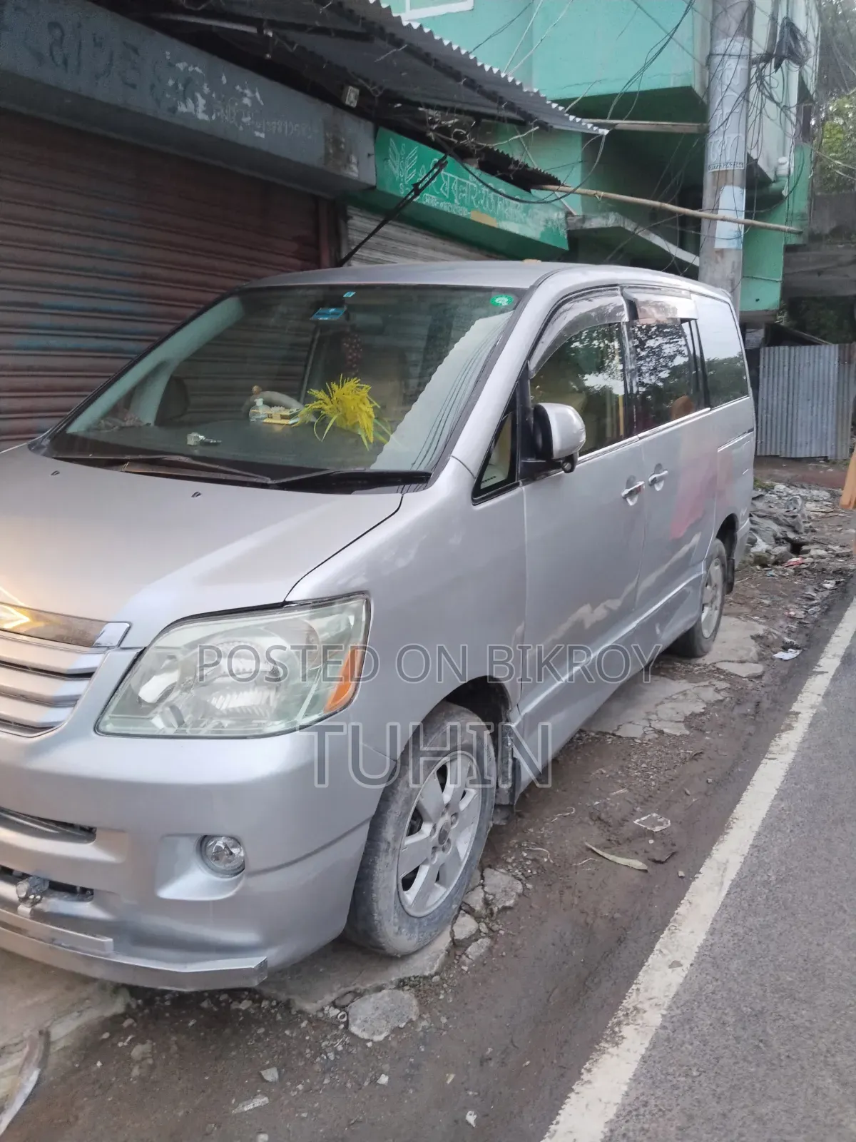 Toyota Noah 2.0 AWD (8 Seater) 2003 Silver