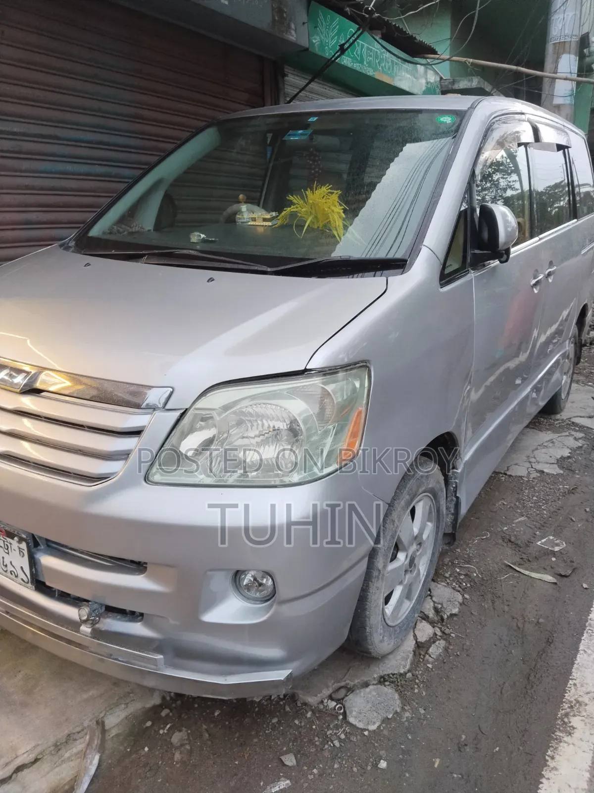 Toyota Noah 2.0 AWD (8 Seater) 2003 Silver