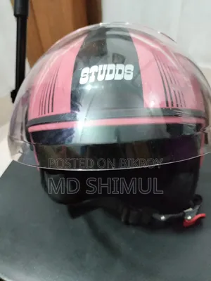 স্টাডস মোটরসাইকেল হেলমেট