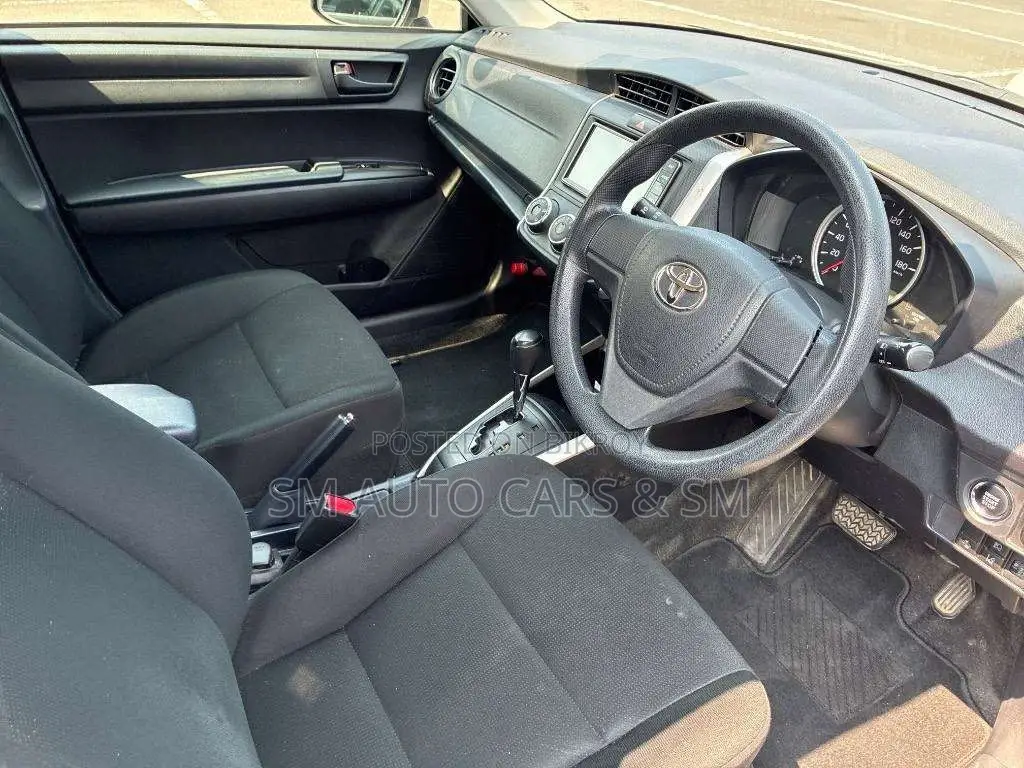 Toyota Corolla Fielder 1.5 Petrol Front-Wheel Drive 2021 White