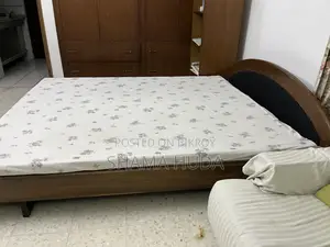 মডার্ন ডিজাইন কিং সাইজ উডেন বেড উইথ হেডবোর্ড