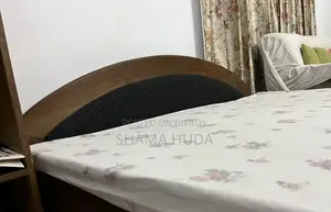 মডার্ন ডিজাইন কিং সাইজ উডেন বেড উইথ হেডবোর্ড
