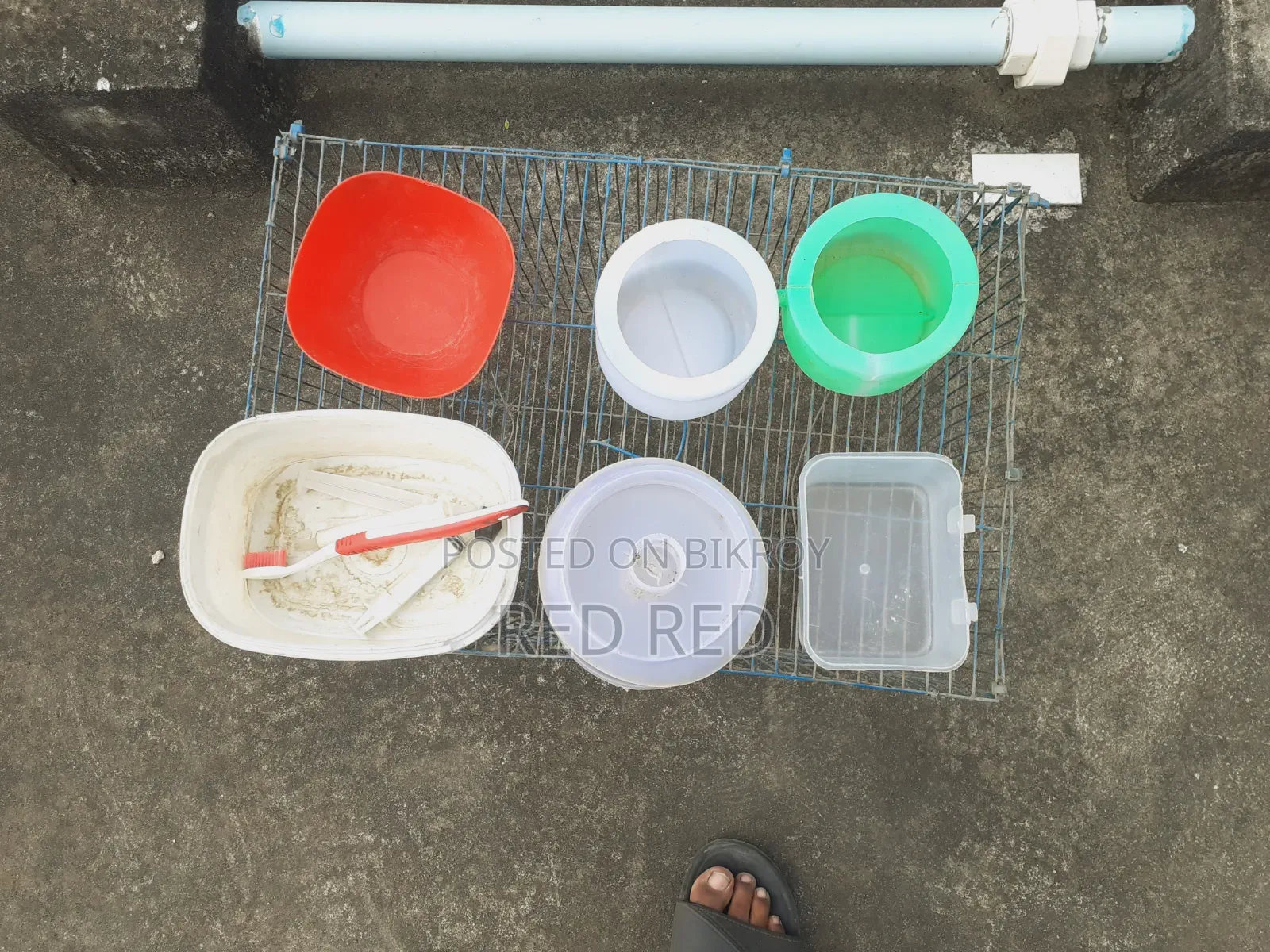 Full set of cage and bird/chicken food and water bowls for sale
