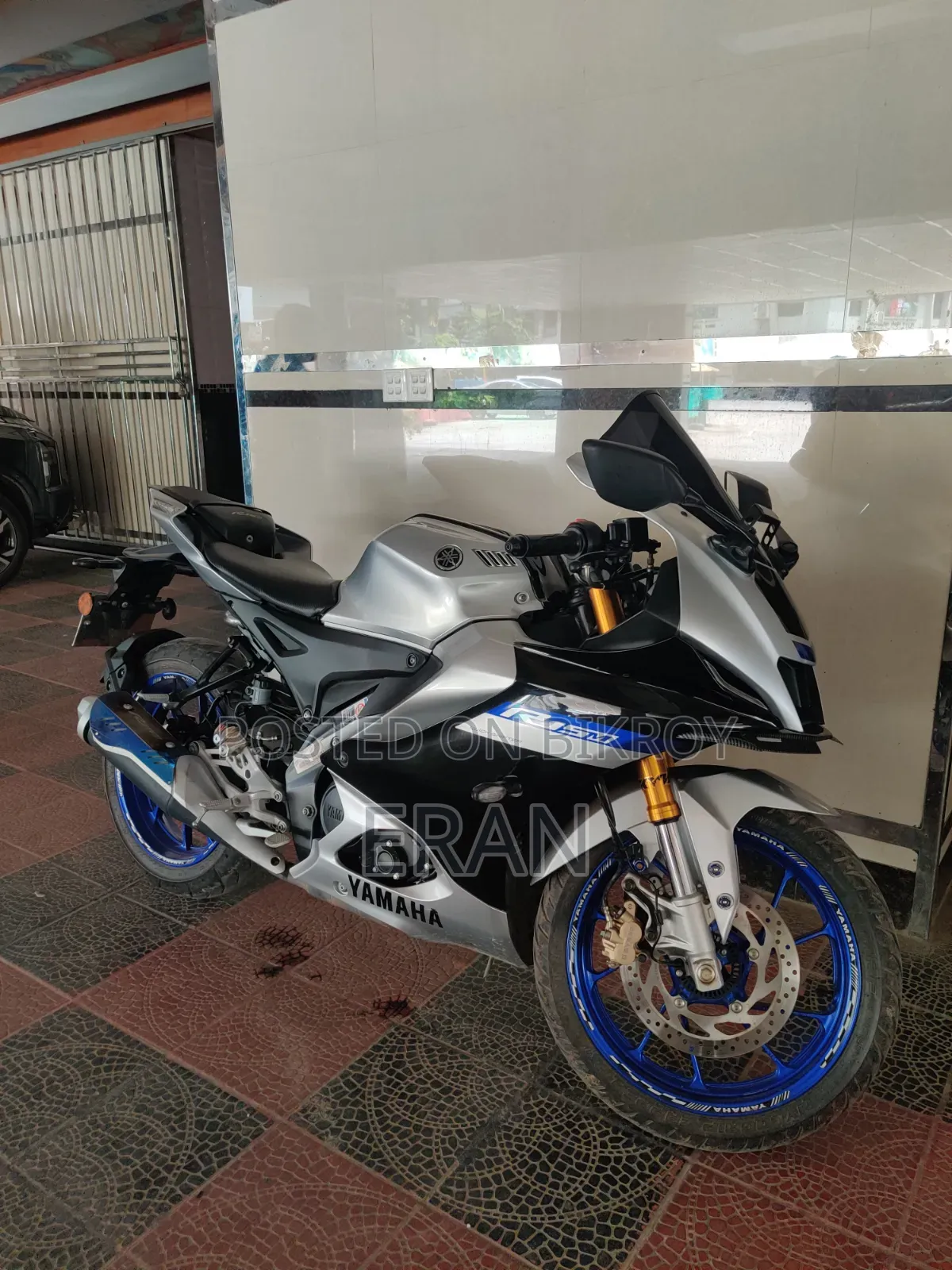 Yamaha R1 2024 Silver