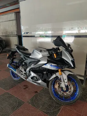 Yamaha R1 2024 Silver