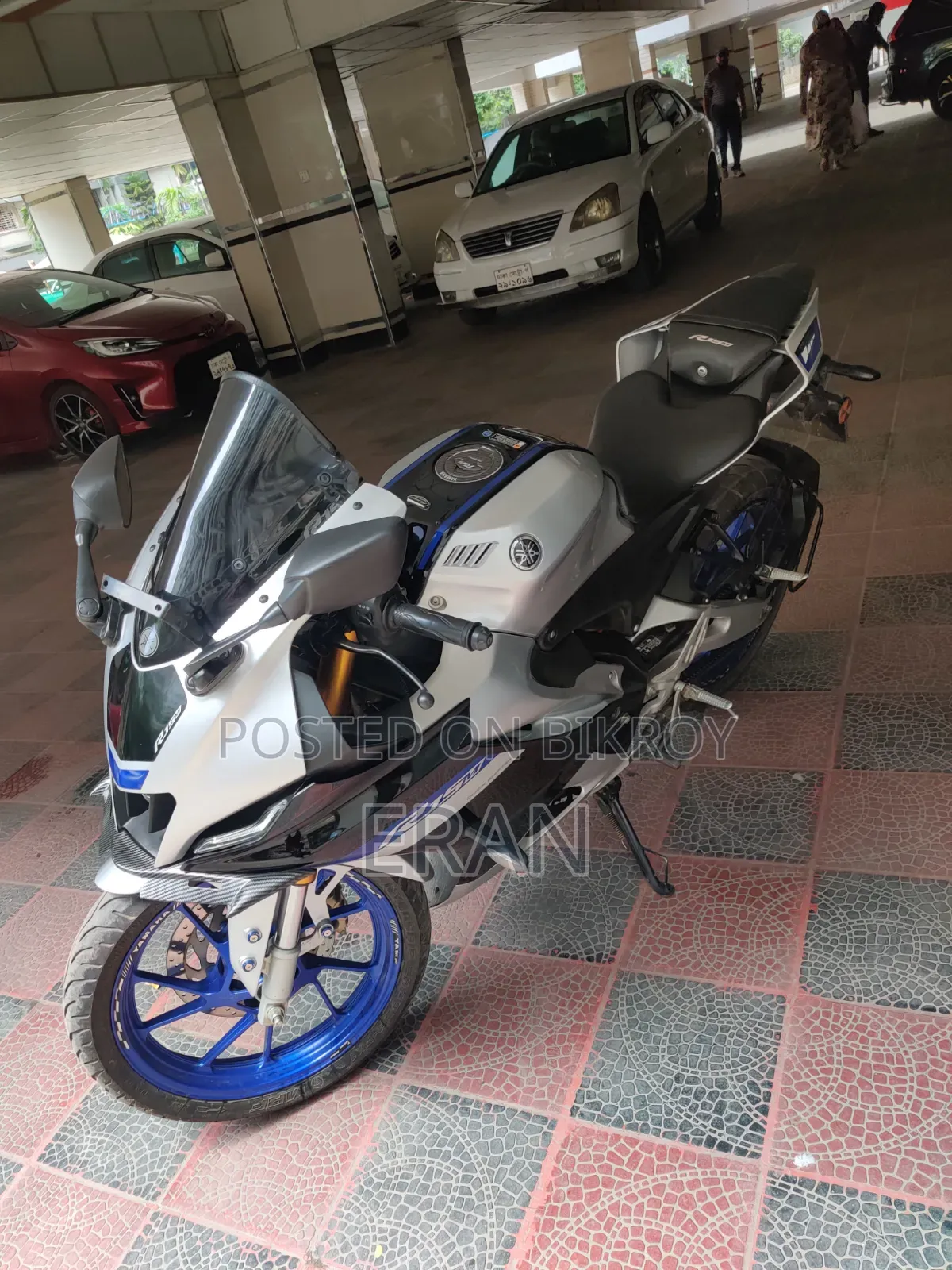 Yamaha R1 2024 Silver
