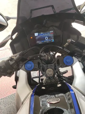 Yamaha R1 2024 Silver