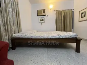 কুইন বেড (উচ্চ মানের কাঠ - বার্মা সেগুন)
