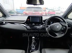 Toyota C-HR 2021 Yellow
