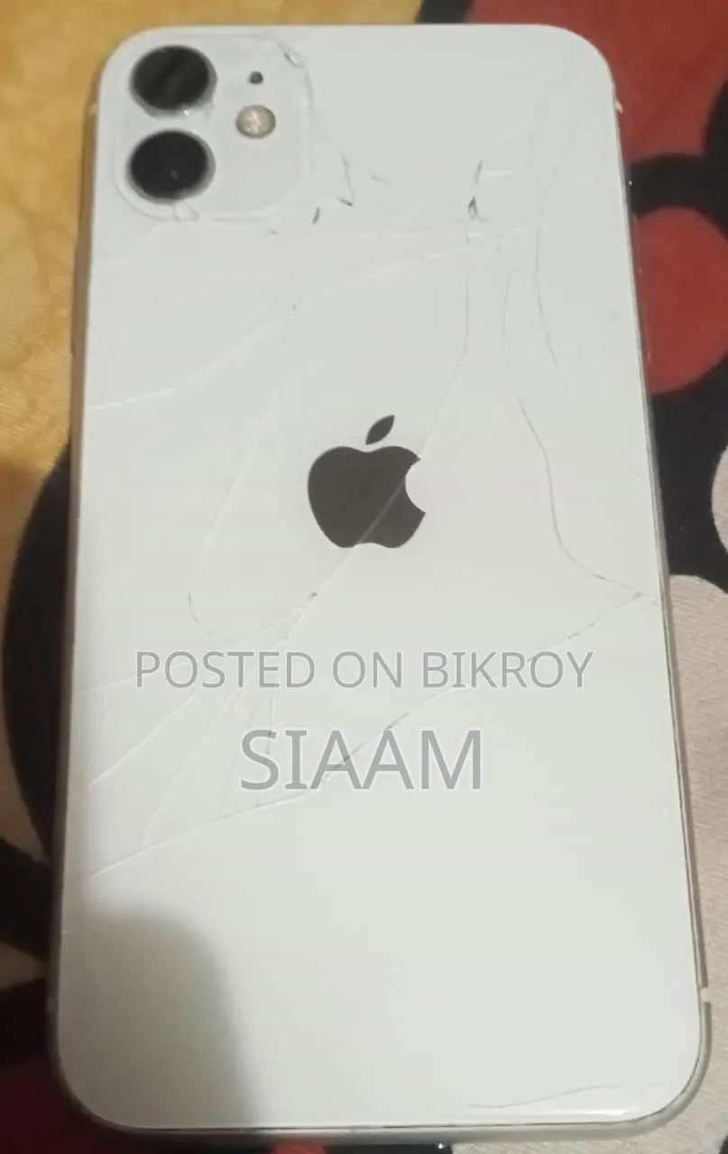 অ্যাপল আইফোন ১১ ৬৪ জিবি সিলভার