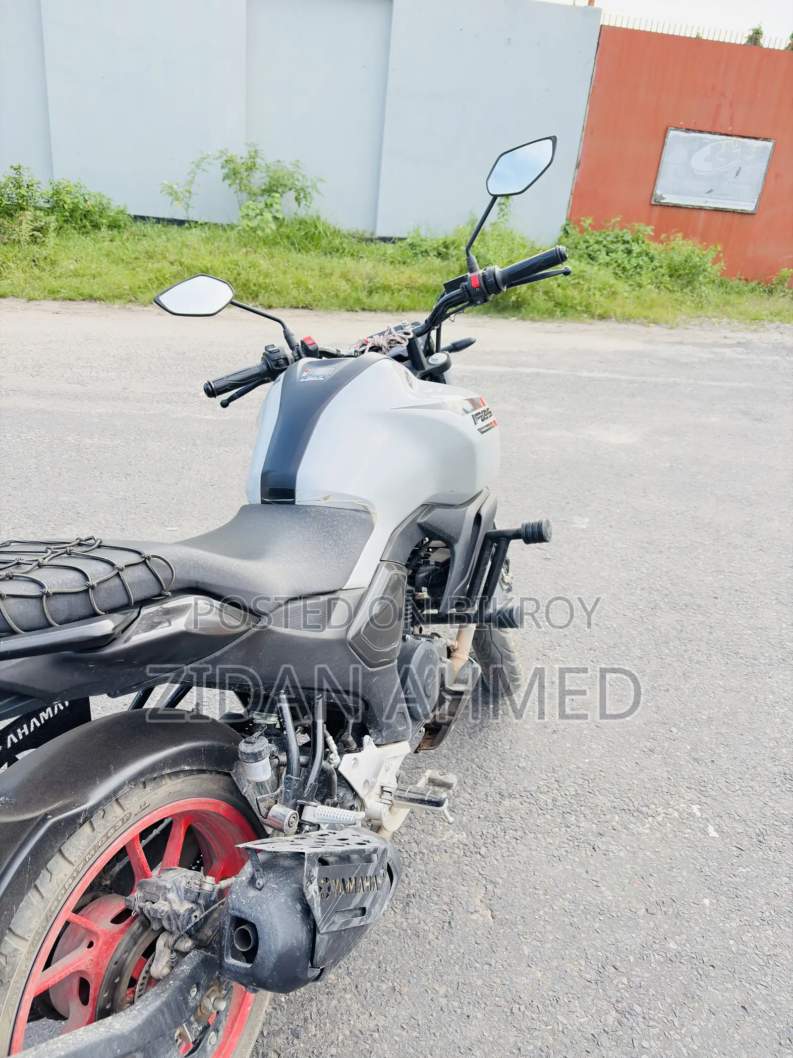 ইয়ামাহা এফজেডএস ভি৪ ২০২৫ হোয়াইট