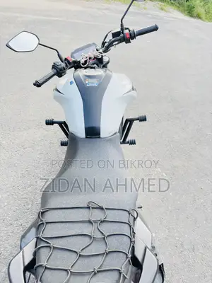 ইয়ামাহা এফজেডএস ভি৪ ২০২৫ হোয়াইট