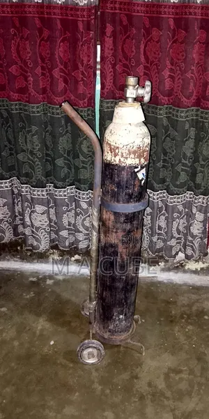 লিন্ডে মেডিকেল অক্সিজেন সিলিন্ডার সেট