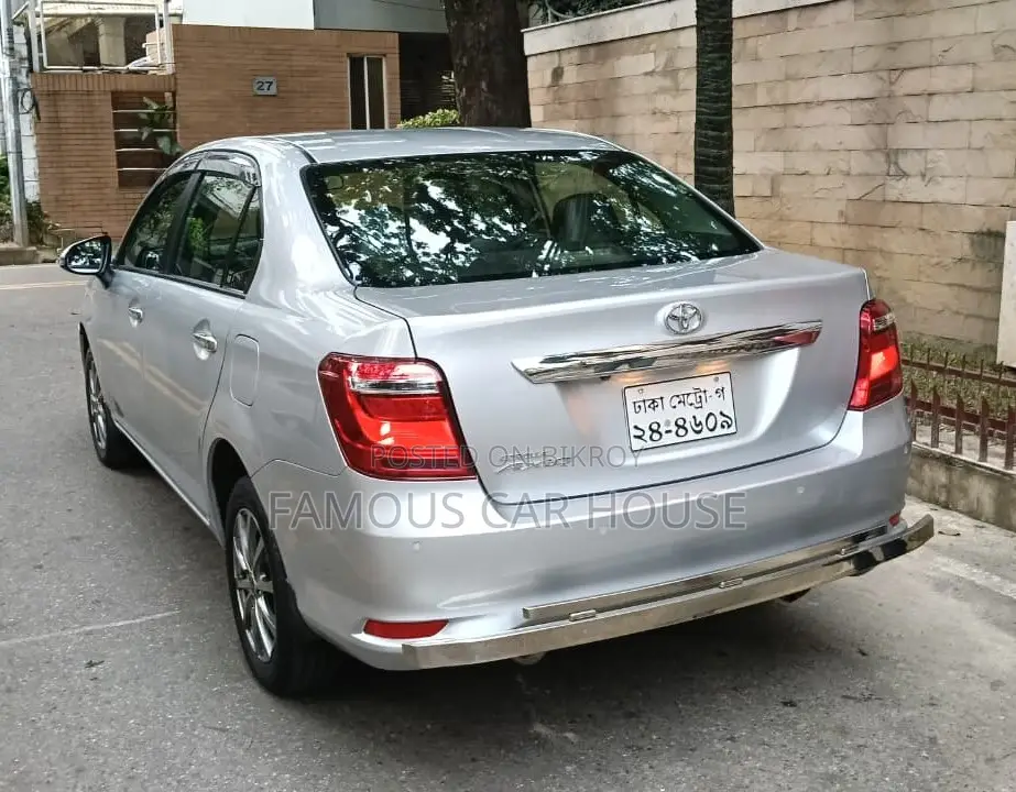 টয়োটা অ্যাক্সিও ২০২১ সিলভার
