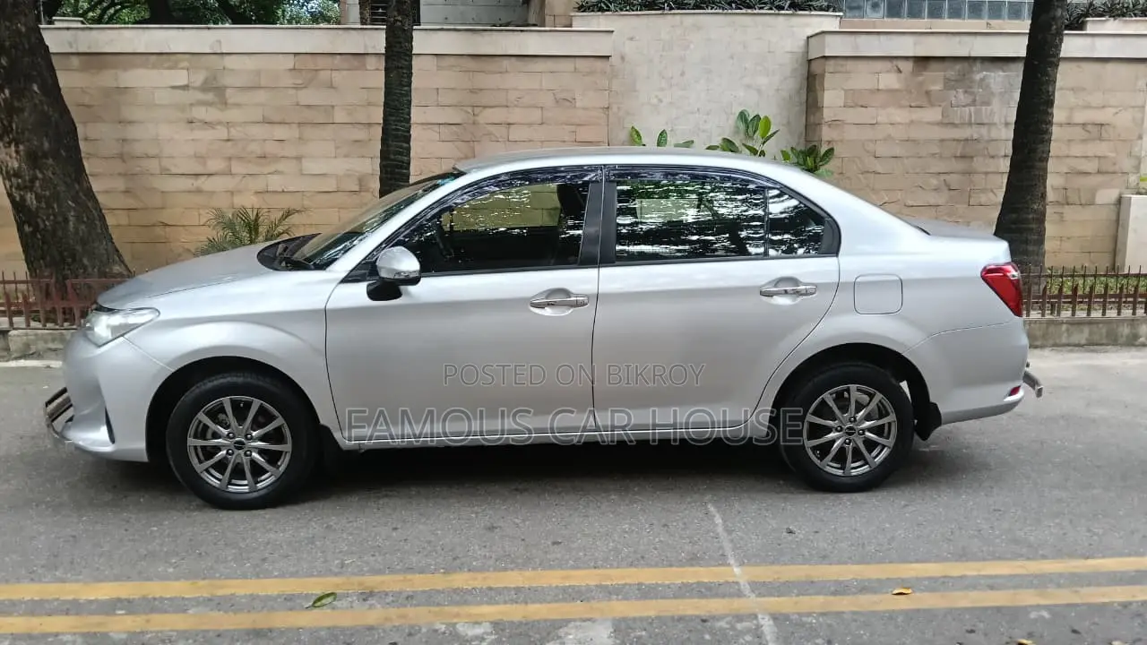 টয়োটা অ্যাক্সিও ২০২১ সিলভার