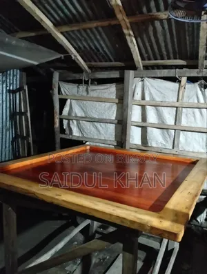 Bell and mahogany wood carrom board for sale with stand