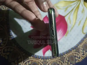 অ্যাপল আইফোন এক্স ২৫৬ জিবি হোয়াইট