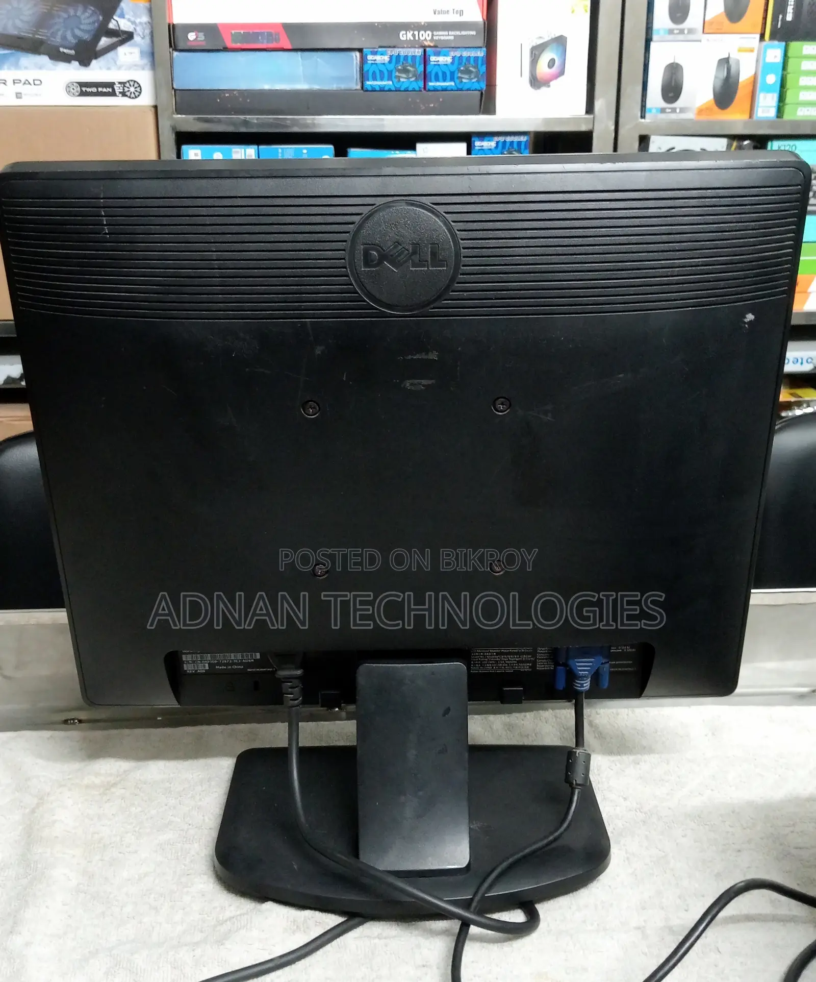 1 Mark Dell E-Series E1913s 19-inch Square LED HD Monitor