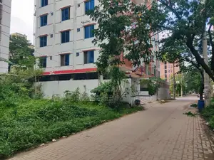 ব্লক - এম, ১০+১০=২০ কাঠা, দক্ষিণমুখী প্লট বিক্রি