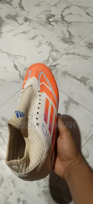 ফুটবল বুটস
