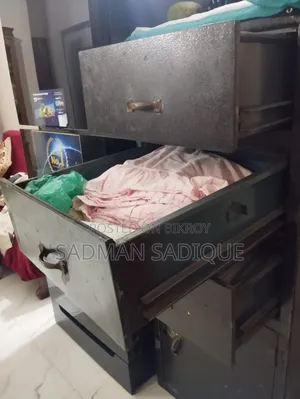 ফাইল/কাপড় রাখার ক্যাবিনেট
