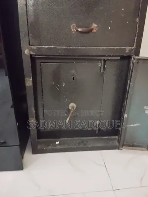 ফাইল/কাপড় রাখার ক্যাবিনেট