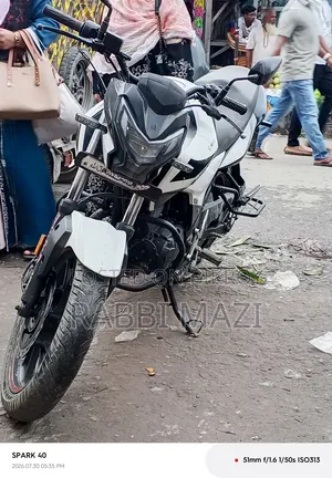 হিরো থ্রিলার ১৬০আর রিফ্রেশ ২০২৩ সাদা