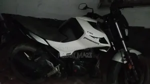 Hero Thriller 160R Refresh 2023 White