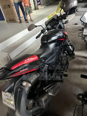 বাজাজ পালসার ১৫০ ২০২০ কালো
