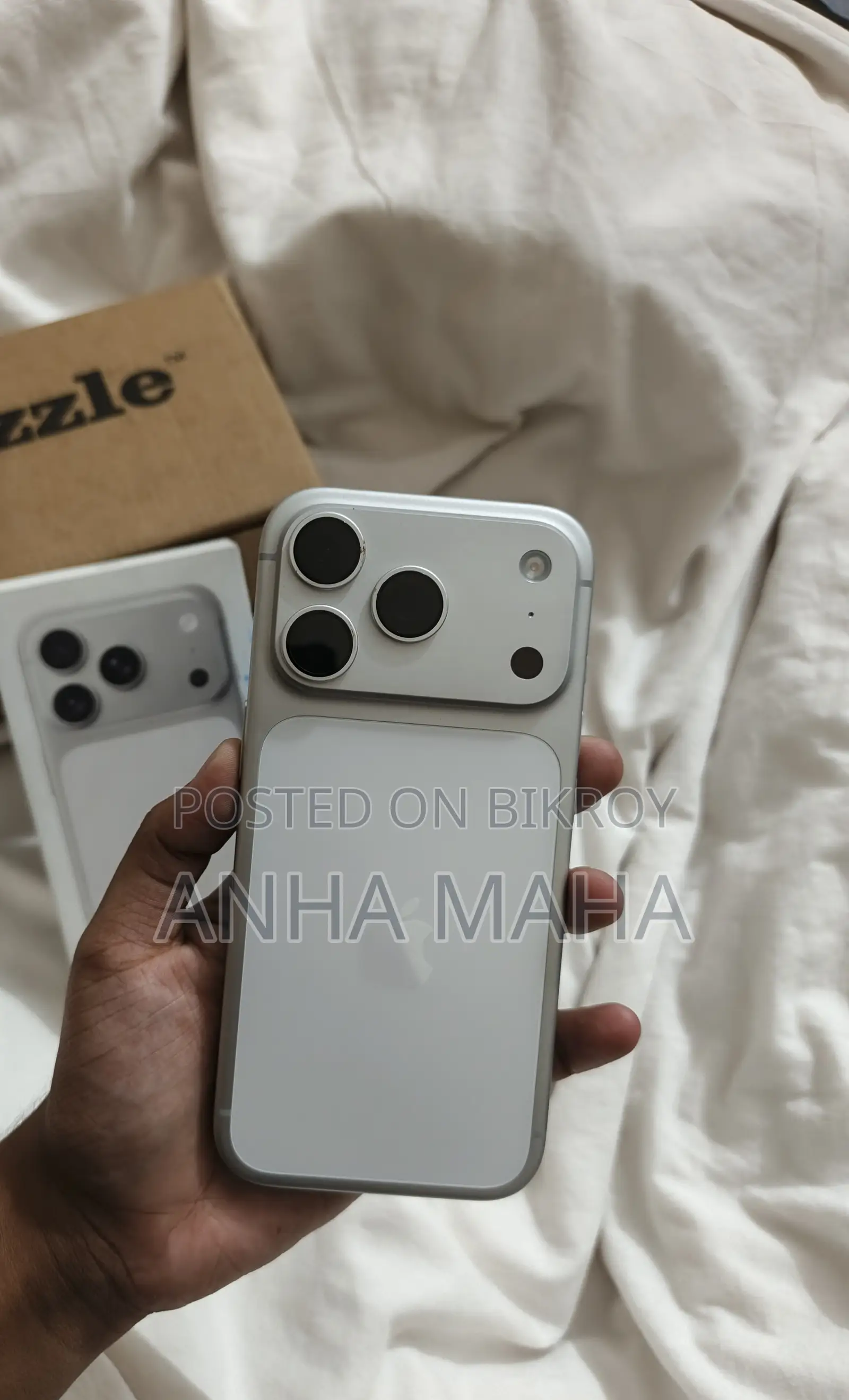 অ্যাপল আইফোন ১৭ প্রো ২৫৬ জিবি সিলভার