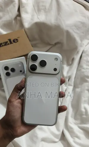 অ্যাপল আইফোন ১৭ প্রো ২৫৬ জিবি সিলভার