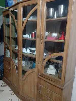 সেগুন কাঠের শোকেস