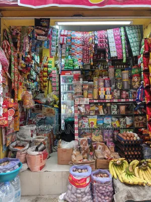 নতুন ডিসপ্লে সুকেস মাত্র ৭ মাস ব্যবহার