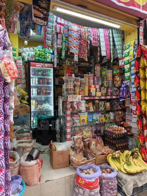 নতুন ডিসপ্লে সুকেস মাত্র ৭ মাস ব্যবহার
