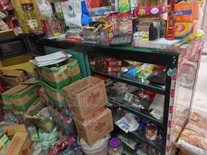 নতুন ডিসপ্লে সুকেস মাত্র ৭ মাস ব্যবহার