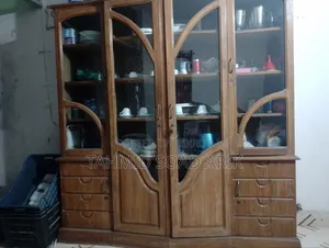 সেগুন কাঠের শোকেস