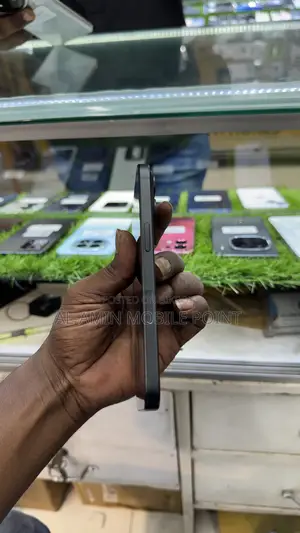 Apple iPhone 16 128 GB Black