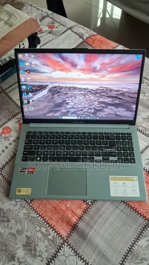 New Laptop ASUS Vivobook 14 8GB AMD Ryzen 5 SSD 512GB