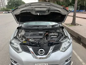 Nissan X-Trail 2.0 Hybrid FWD 2016 Silver