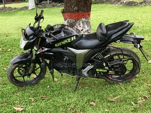 সুজুকি গিক্সার ২০২৩ ব্ল্যাক
