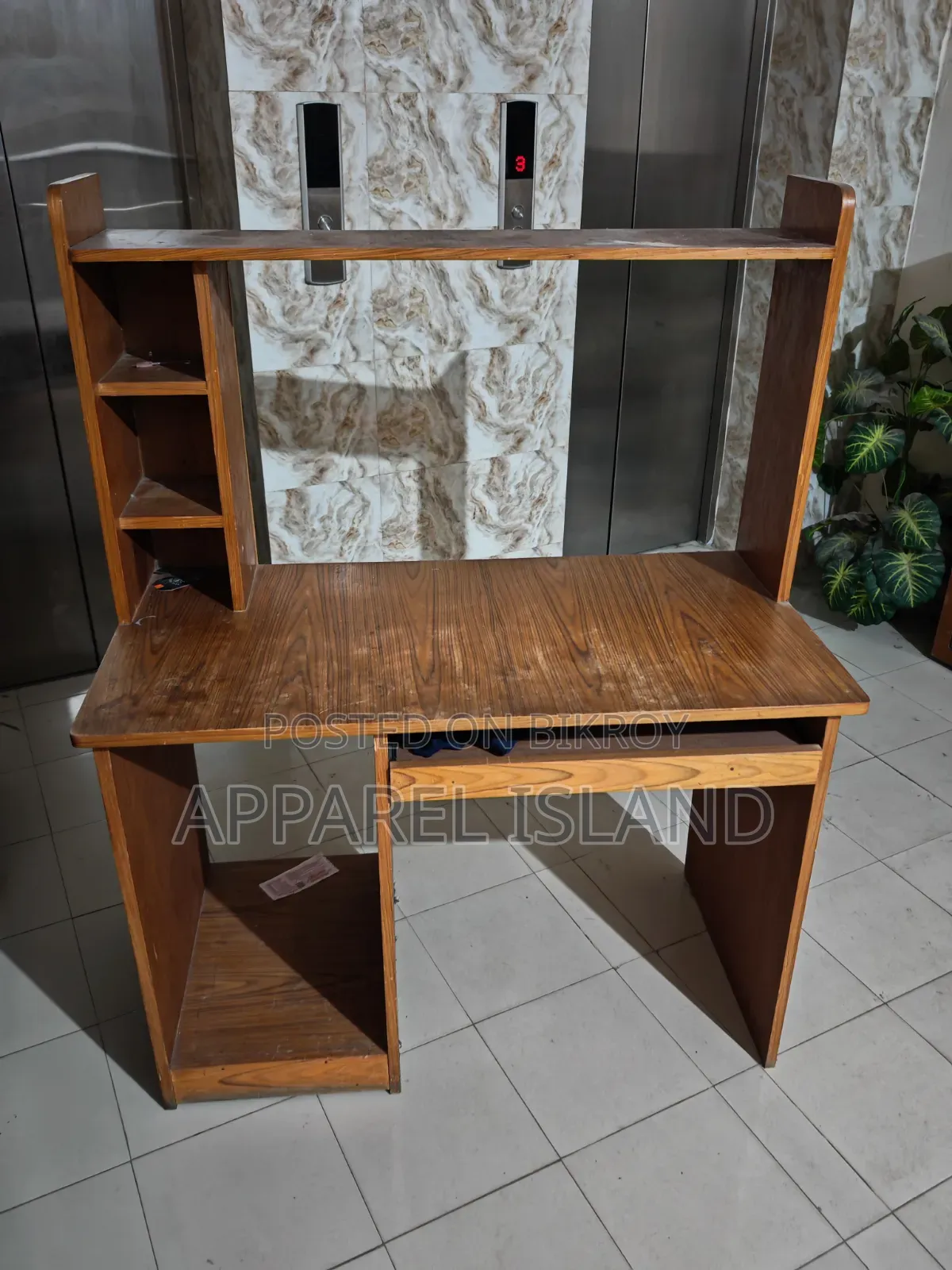কম্পিউটার টেবিল এবং সাইড র‍্যাক বিক্রির জন্য