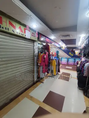 শ্যামলী স্কয়ার শপিং মলে দোকান ভাড়া