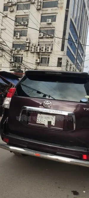 Toyota Land Cruiser Prado 2011 Maroon