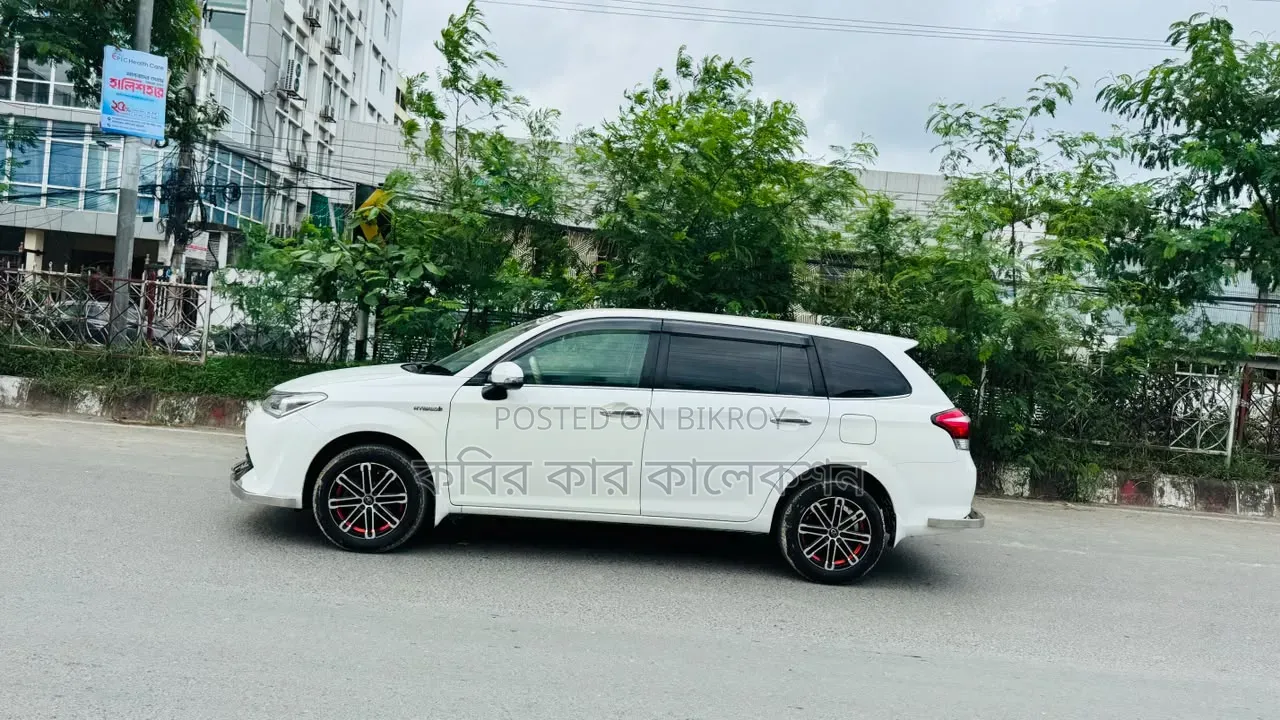 Toyota Corolla Fielder 2017 White