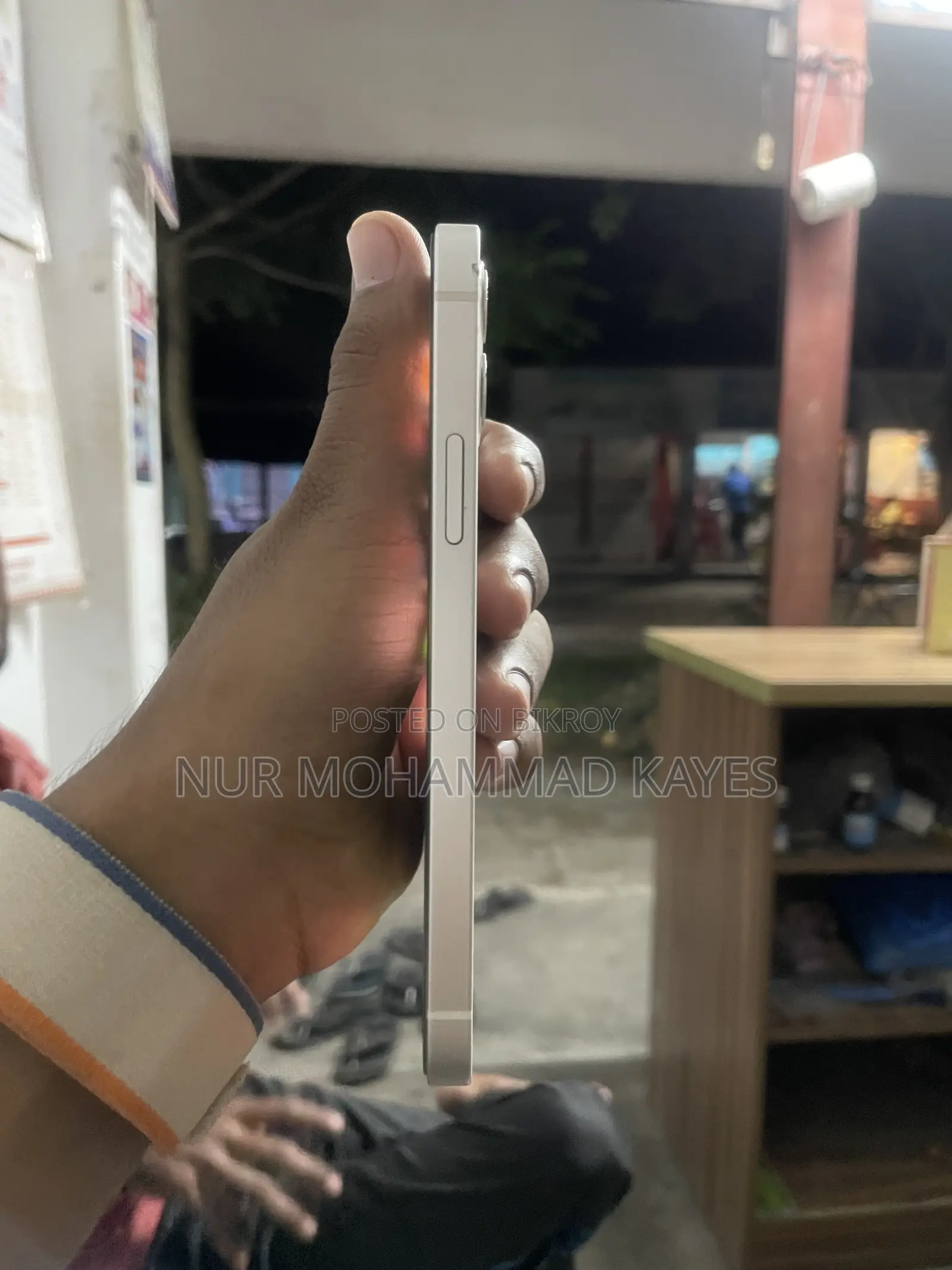 অ্যাপল আইফোন ১২ ১২৮ জিবি হোয়াইট