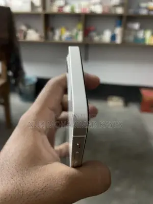 অ্যাপল আইফোন ১২ ১২৮ জিবি হোয়াইট