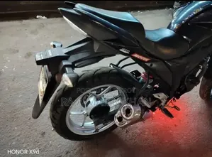 সুজুকি জিক্সার ২০২১ কালো