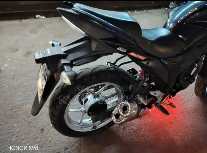 সুজুকি জিক্সার ২০২১ কালো