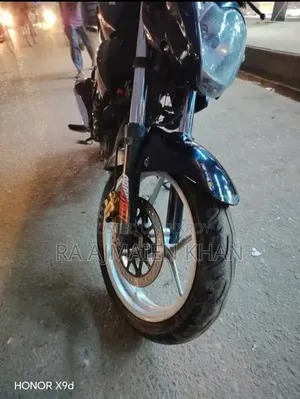সুজুকি জিক্সার ২০২১ কালো