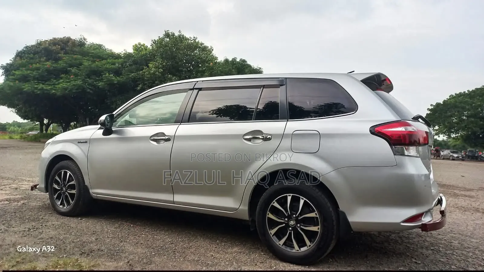 Toyota Corolla Fielder 2017 Silver